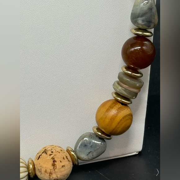 ND New Directions Long Gold Tone Necklace with Stone and Wooden Beads - Picture 7 of 11